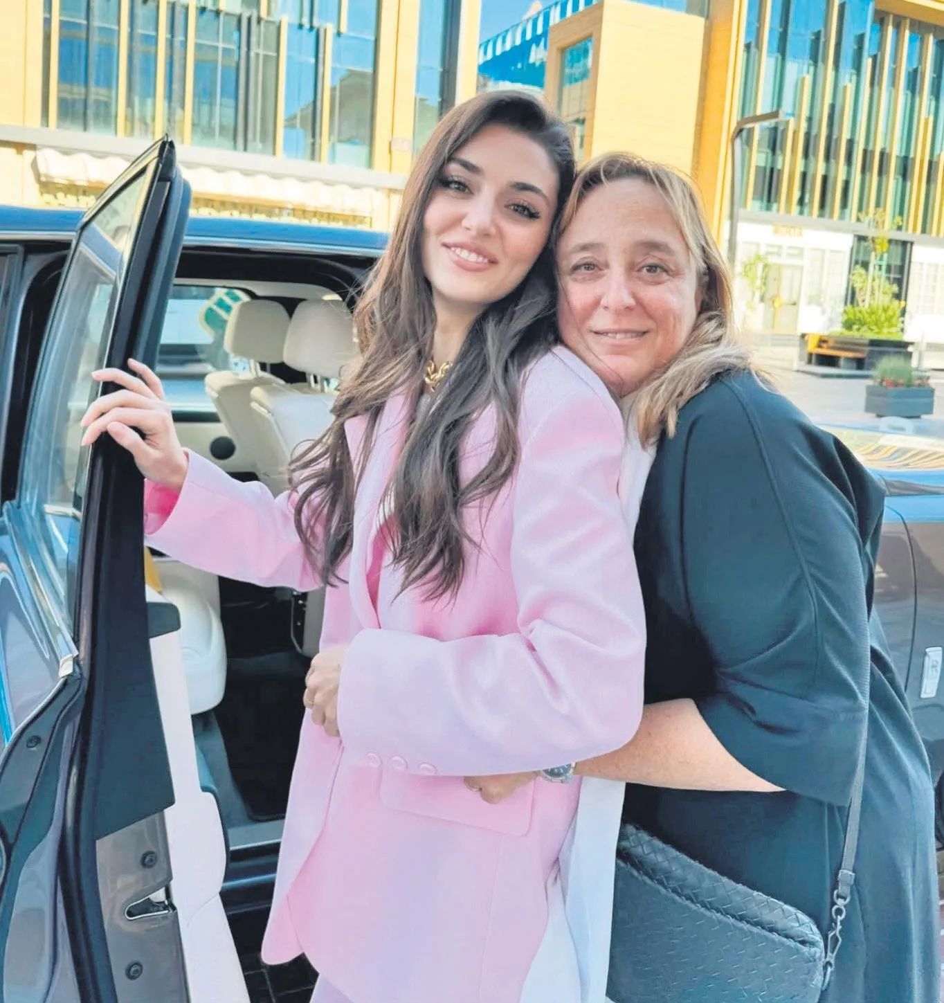 Ayşe Barım’ın sanatçıları parçalandı!