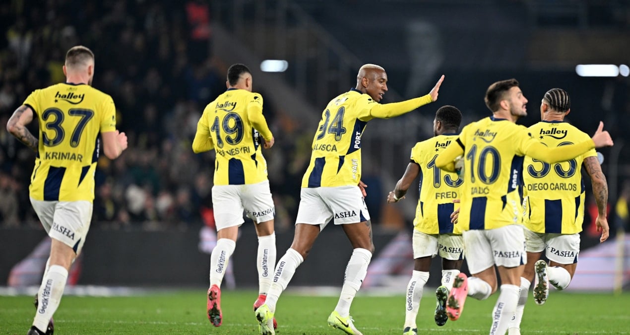 Fenerbahçe, UEFA listesini güncelledi! 3 yeni isim…