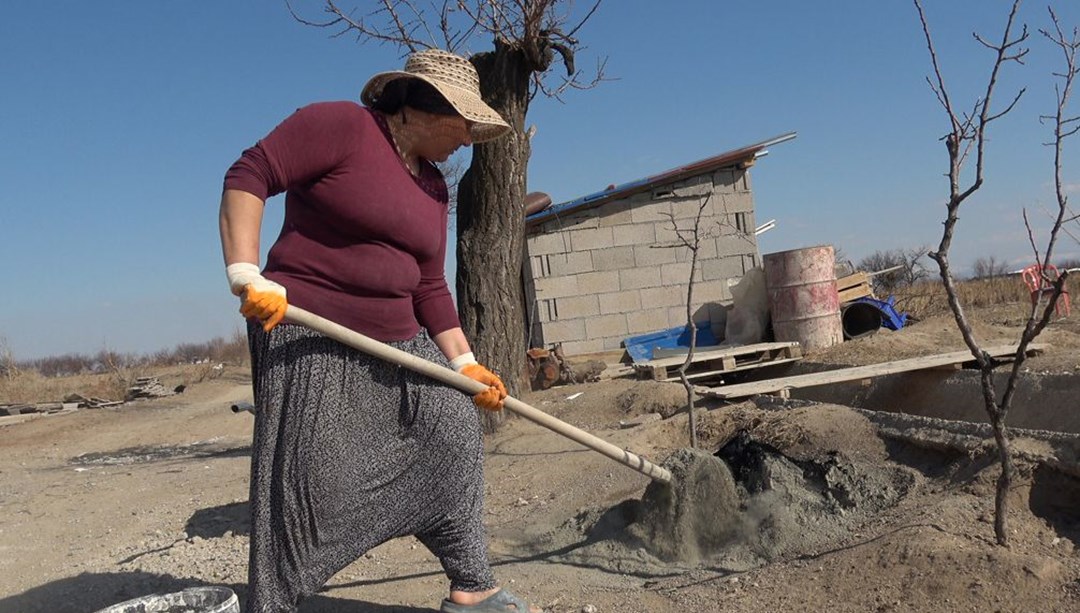 Kocası düşüp sakatlanınca inşaat işçisi oldu: Dekorasyon, ısı yalıtım, boya… Yapamadığı iş yok