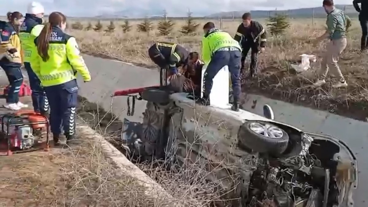 Aksaray’da otomobil sulama kanalına düştü: 4 kişi yaralandı