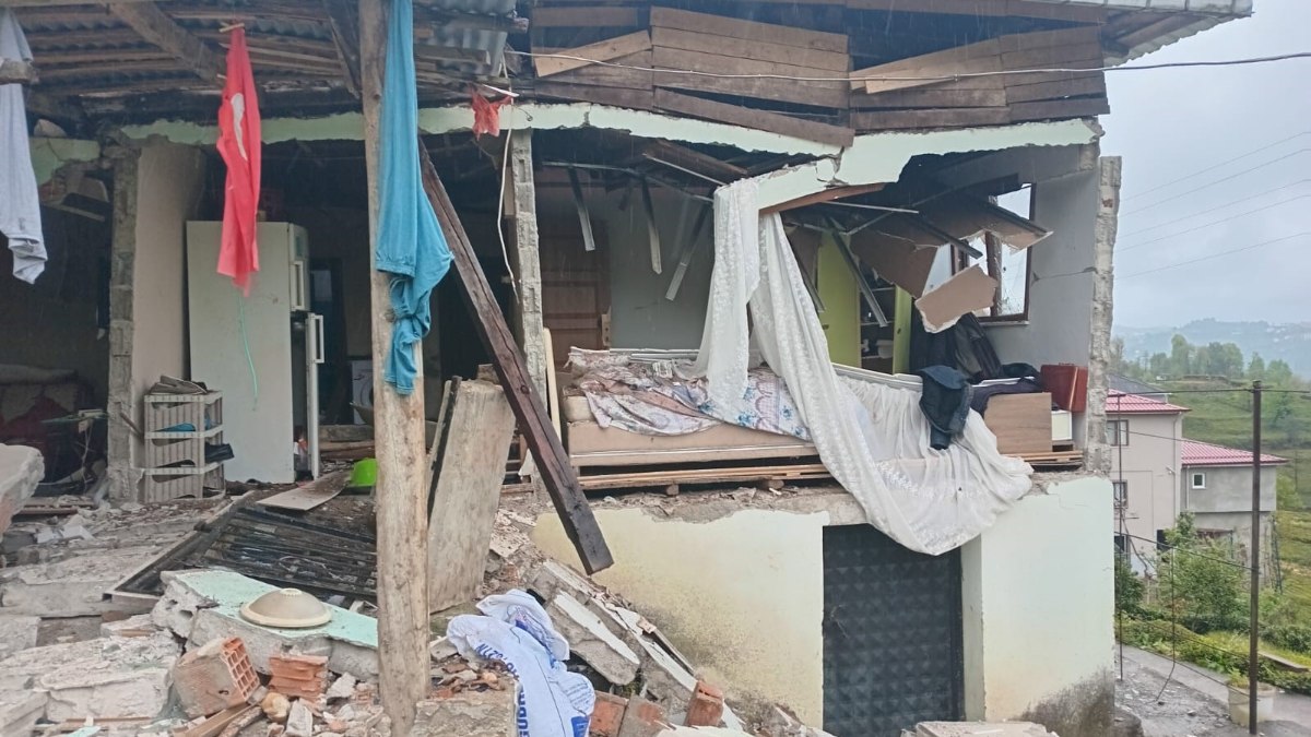 Trabzon’da tüp patlaması sonucu ev çöktü, 1 kişi yaralandı